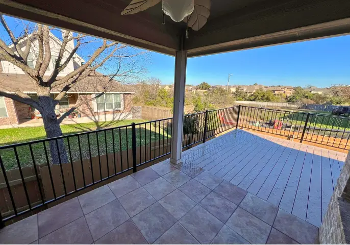 Deck with modern steel railing